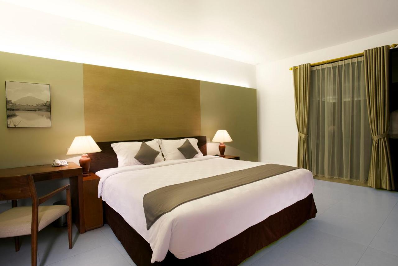 Hotel Neo+ Green Savana Sentul City Bogor Exterior photo