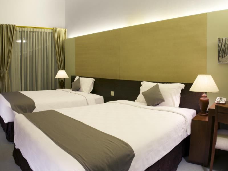 Hotel Neo+ Green Savana Sentul City Bogor Exterior photo